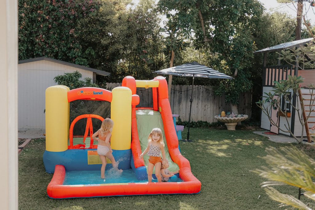 jump and splash adventure bounce house kids play